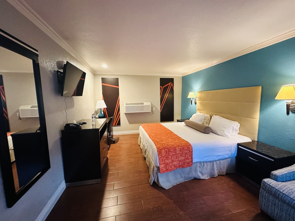 Casa Blanca Hotel and Suites Orange - photo 25