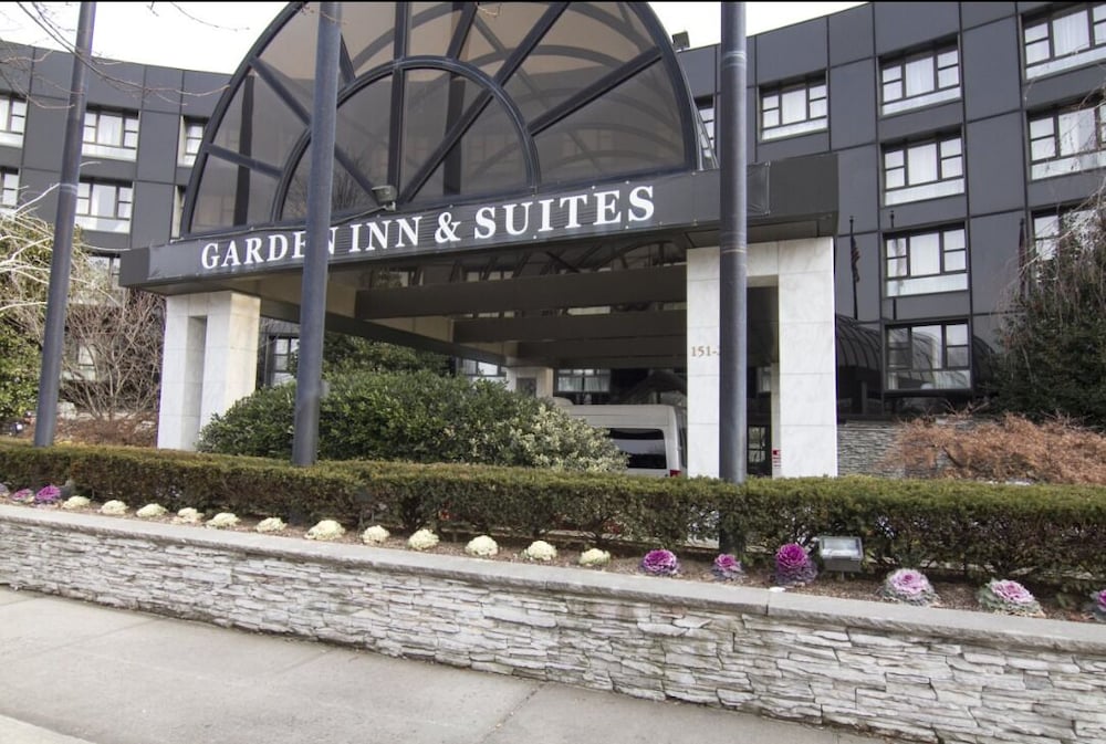Garden Inn & Suites — hotel in Jamaica