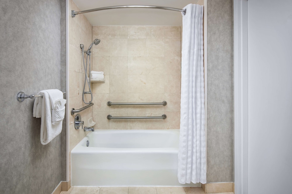 Embassy Suites by Hilton West Palm Beach Central - photo 36