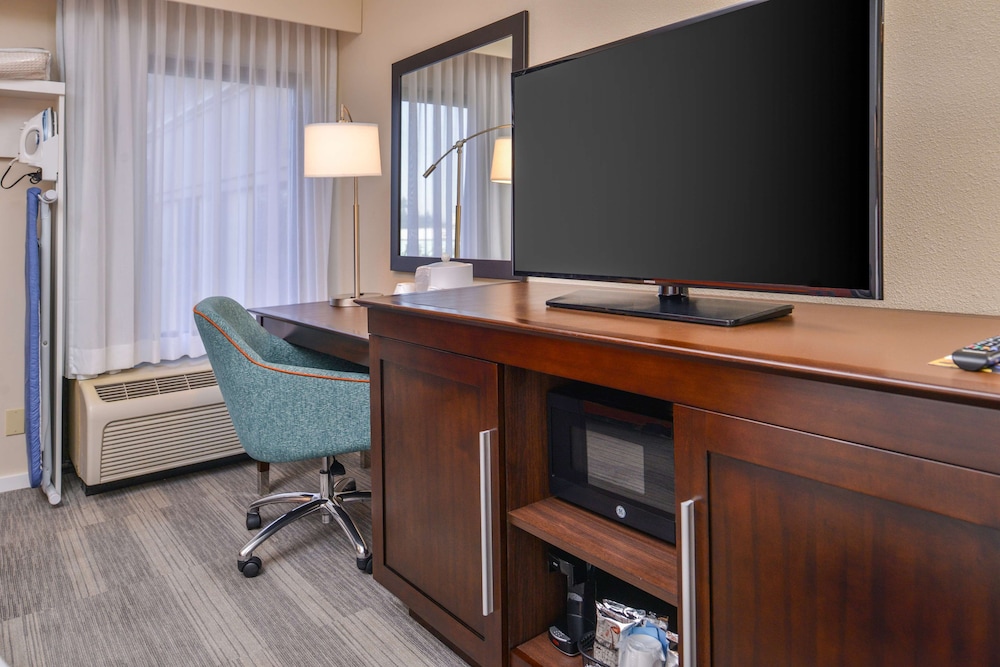 Hampton Inn Seattle Airport - photo 15