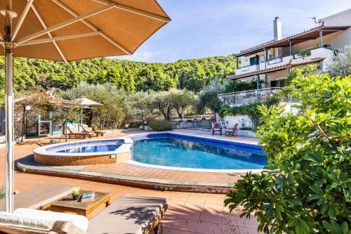Nature Grand Estate Spacious Villa with Pool — 4-Star Luxury Hotel in Skopelos, Greece