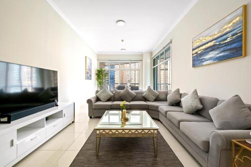 Charming 2BR kid's room w Marina yacht view — 5-Star Luxury Hotel in Dubai, United Arab Emirates
