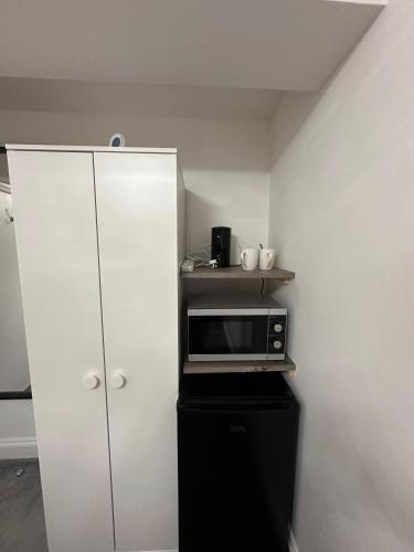 London Bridge 10 minutes walk away - carbon neutral hotel in London
