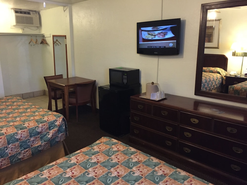 Budget Inn and Suites Colby - photo 23