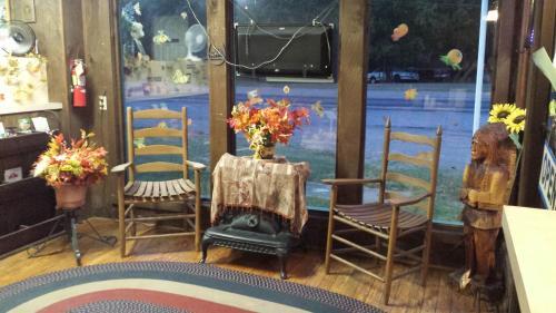 Canton Motel - photo 5
