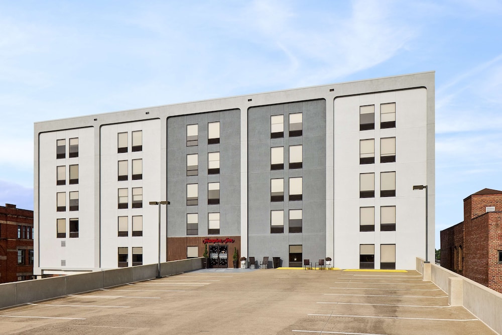 Hampton Inn Massillon - photo 35