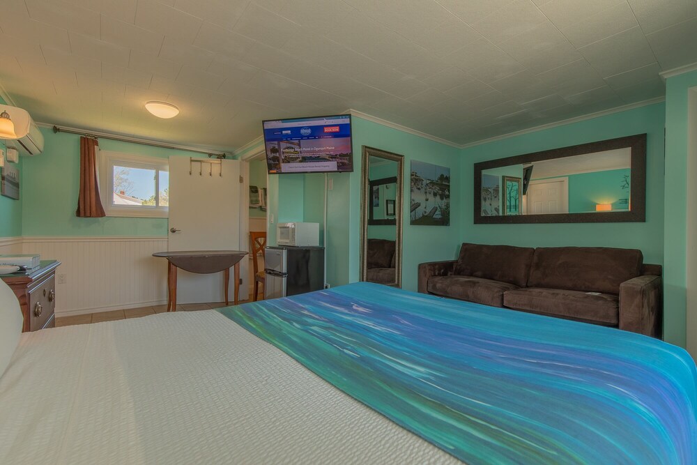 Footbridge Beach Motel - photo 62