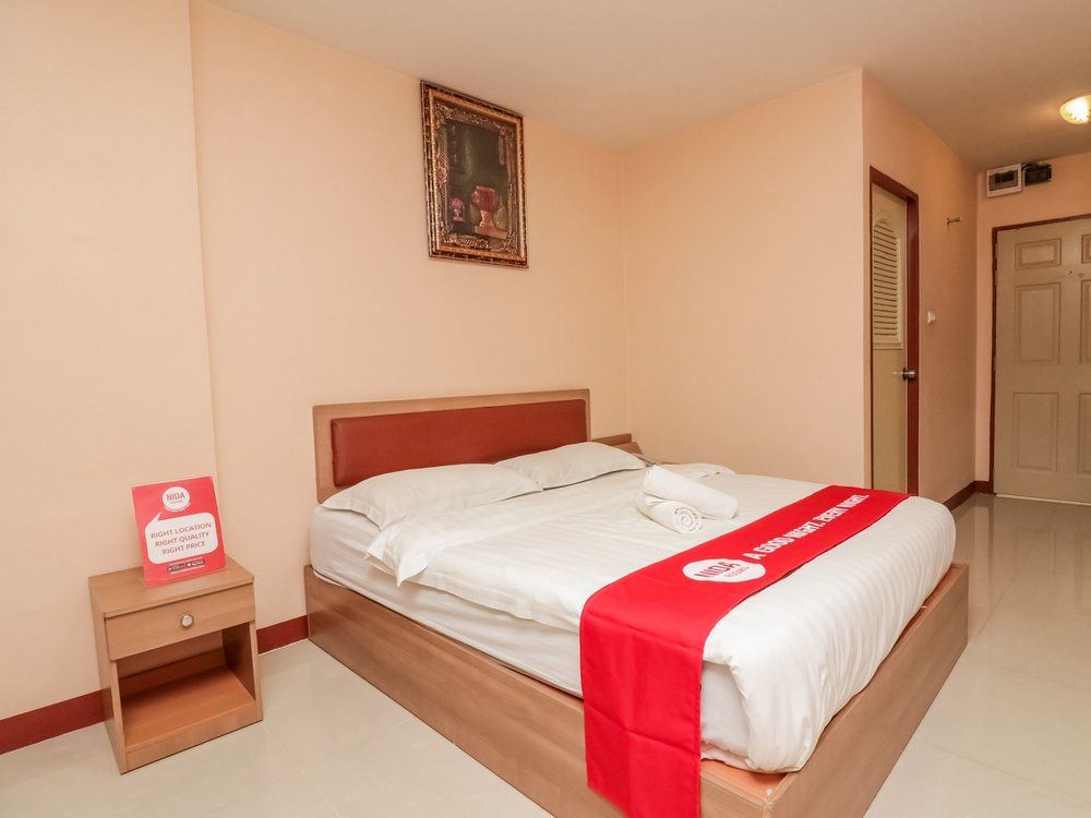 NIDA Rooms Metro Inthamara 169