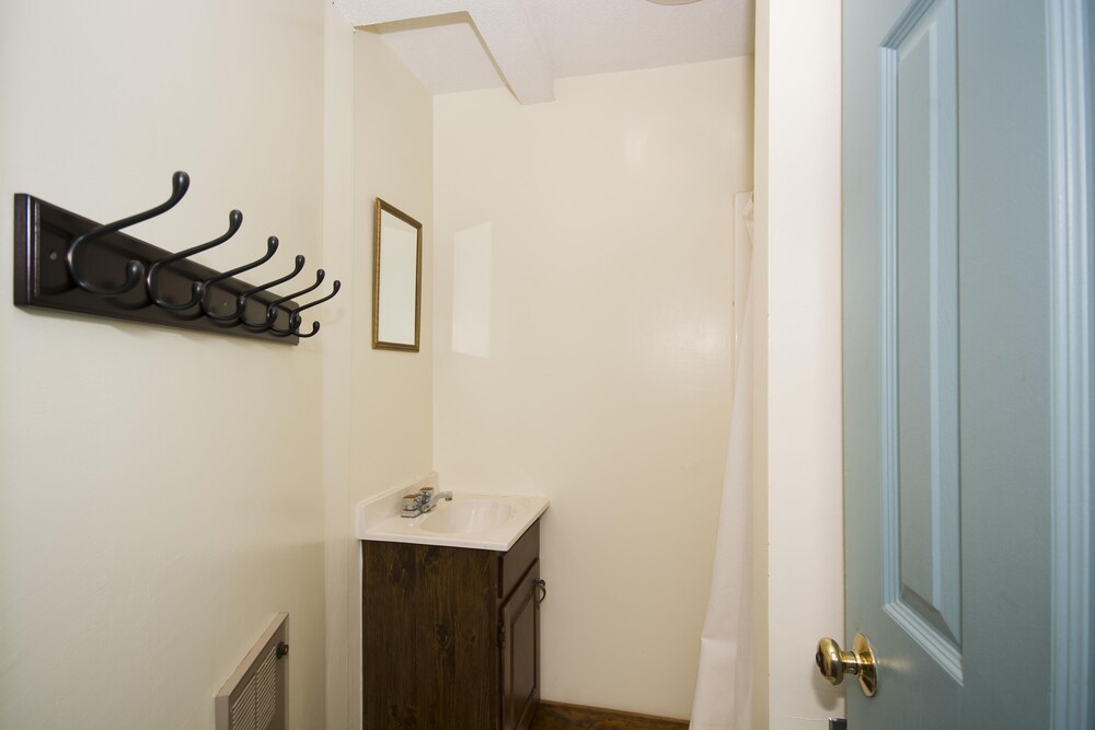 Brook Road Inn - photo 26