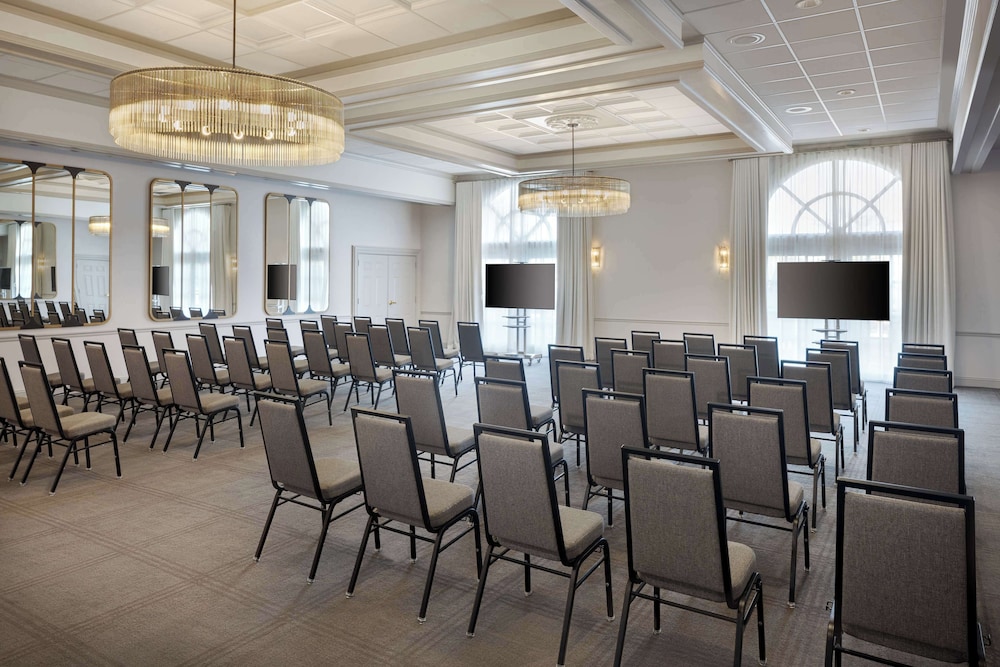 DoubleTree Suites by Hilton Hotel Lexington - photo 63