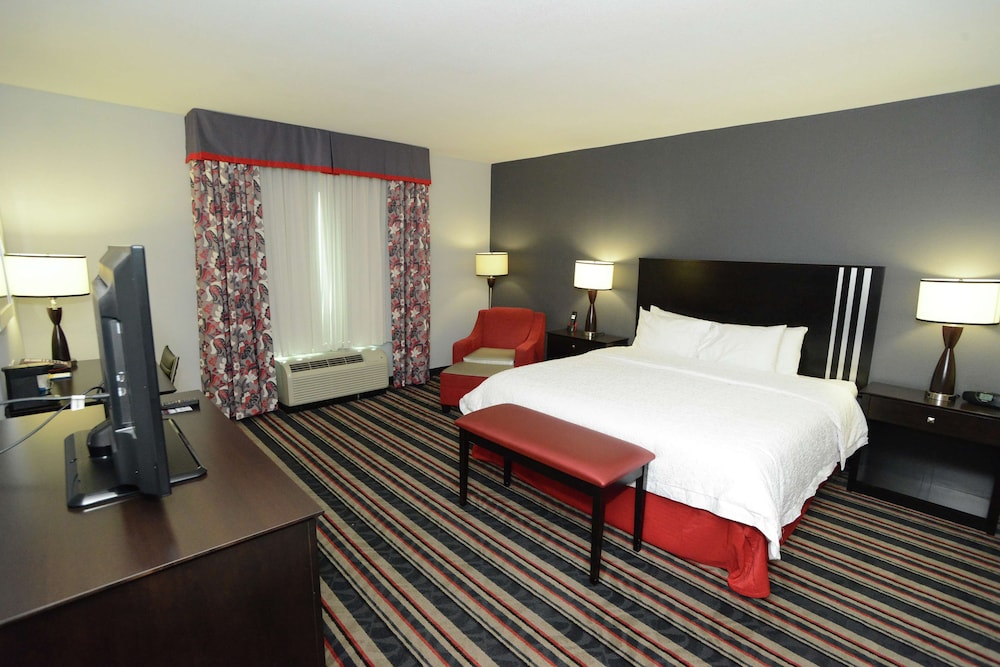 Hampton Inn & Suites Albany At Albany Mall - photo 13