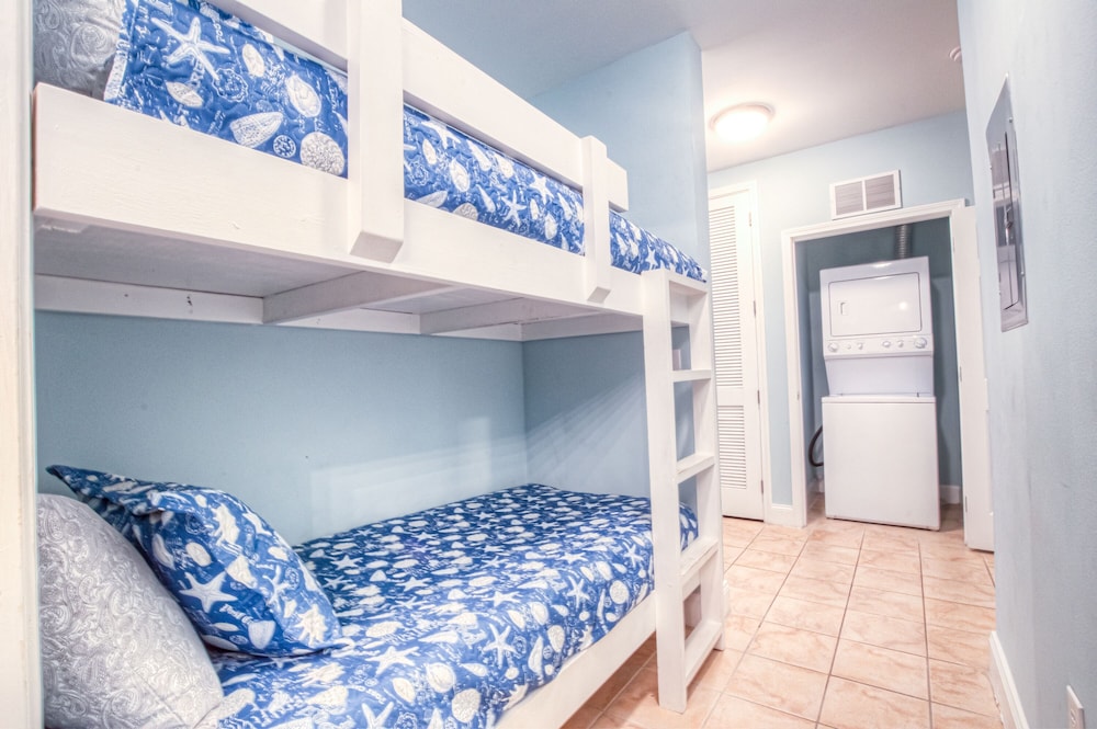 Laketown Wharf Resort by Aneliya's Rentals - photo 185