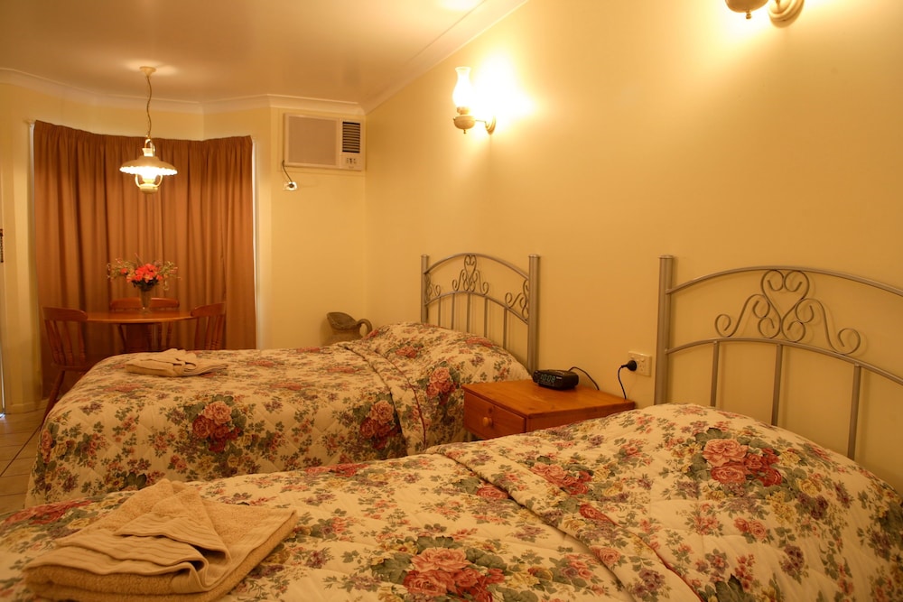 Bottlebrush Motel — hotel in Capella