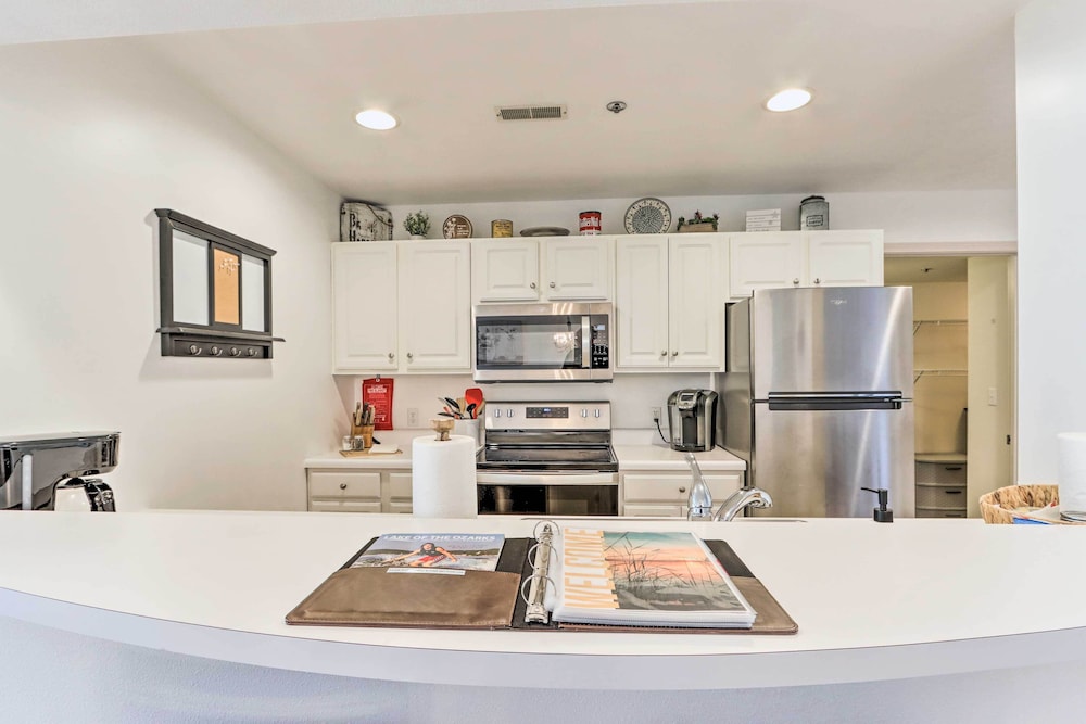 Parkview Bay Condo: Resort Pools & Lake View - photo 9