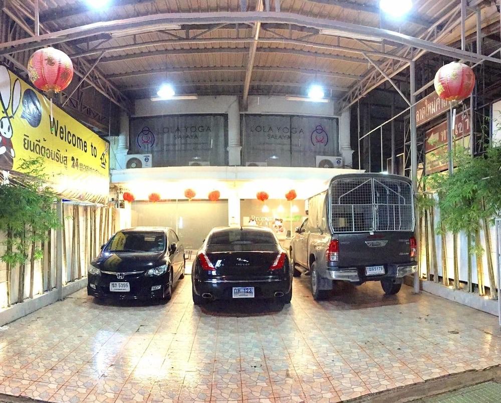 24 Hostel — 5-Star Luxury Hotel in Salaya, Thailand