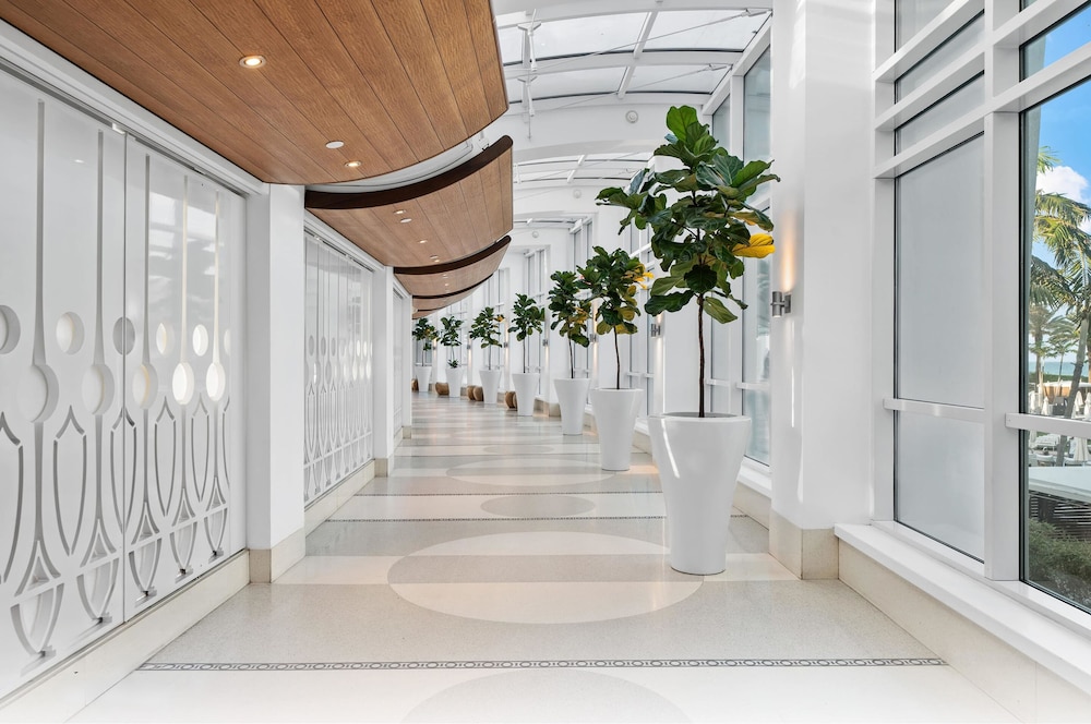 Fontainebleau Miami Beach Private Luxury Suites - photo 406