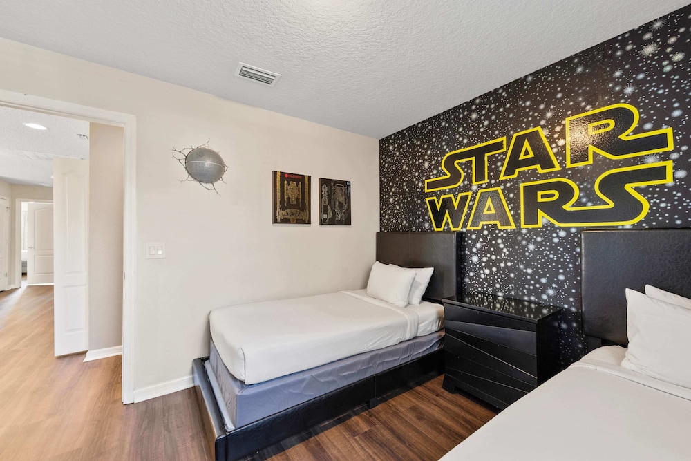 Beautiful Townhome With Splash Pool and Game Room - photo 50