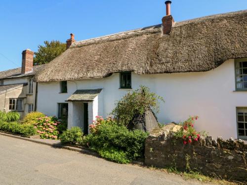 Bell Buoy Cottage — 4-Star Luxury Hotel in Bude, United Kingdom