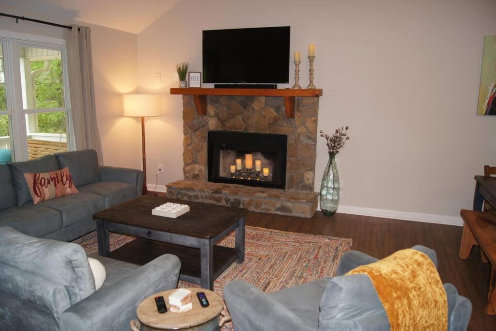 Less than 3 miles to Downtown with firepit - photo 7