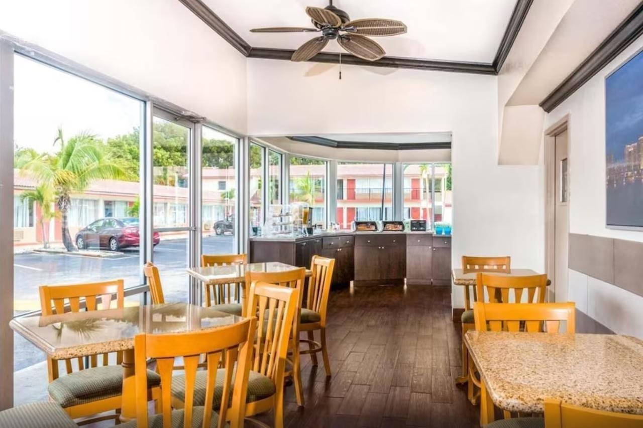 Econo Lodge Inn & Suites Florida City - photo 9