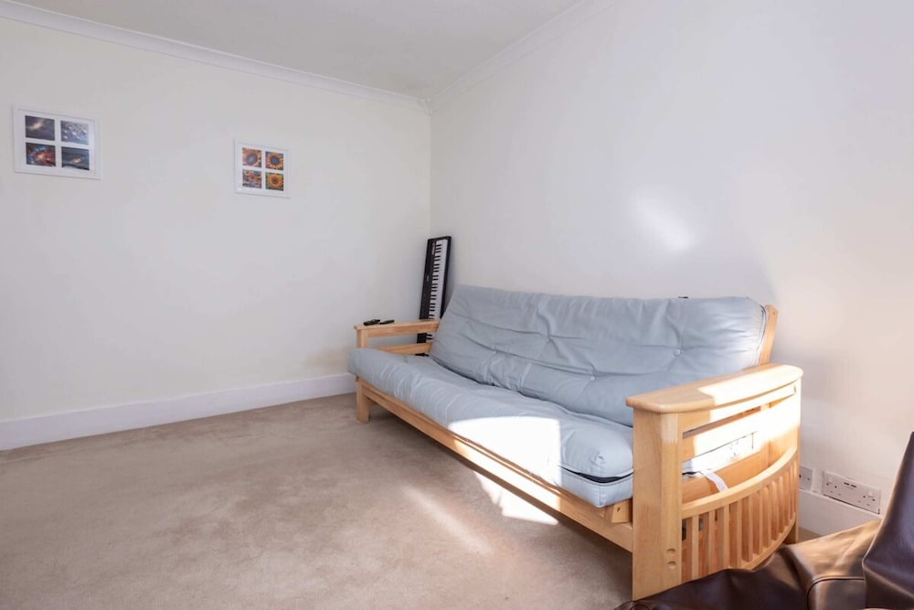 Spacious 1BD Flat w Garden Hammersmith — 4-Star Luxury Hotel in London, United Kingdom