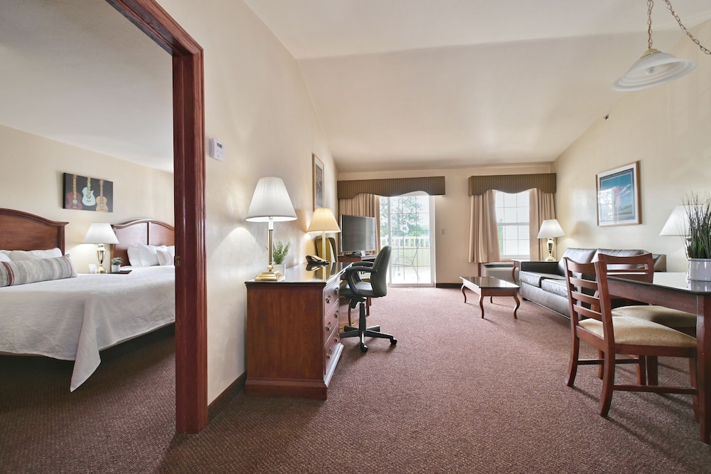 Four Seasons Island Resort - photo 20