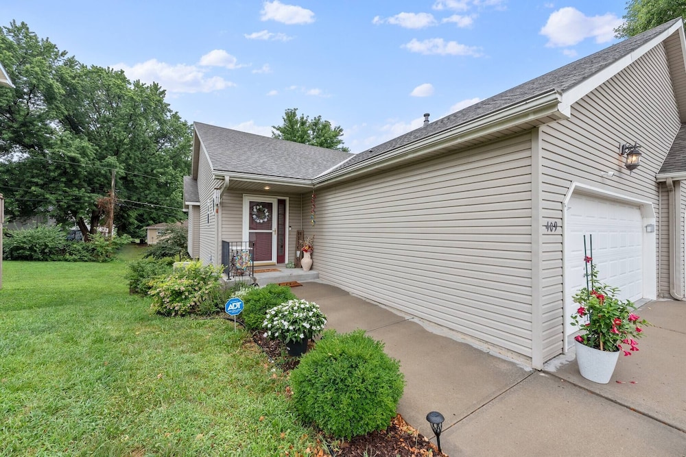 Beautiful Townhome 11 Minutes To Downtown Kansas City Mo - photo 30