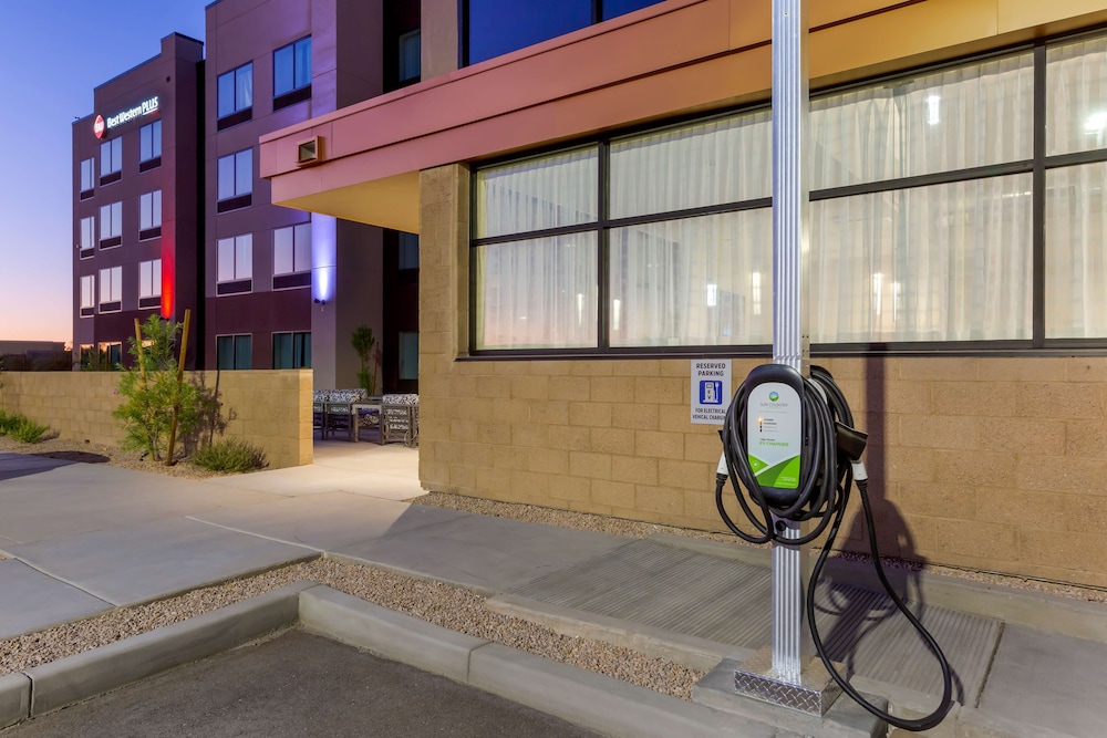 Best Western Plus Executive Residency Phoenix North Happy Valley - photo 77