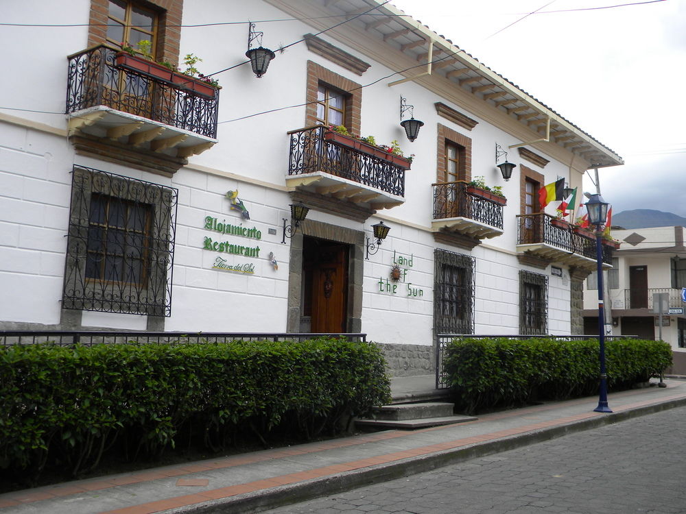 Land of the Sun Hotel — hotel in Cotacachi