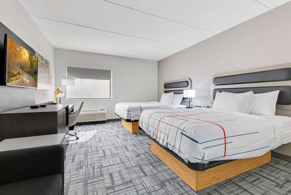 La Quinta Inn & Suites by Wyndham Jacksonville Mandarin - photo 32
