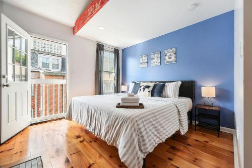 HostWise Stays The Row House Beautiful Space Two King Beds — 4-Star Luxury Hotel in Pittsburgh, United States