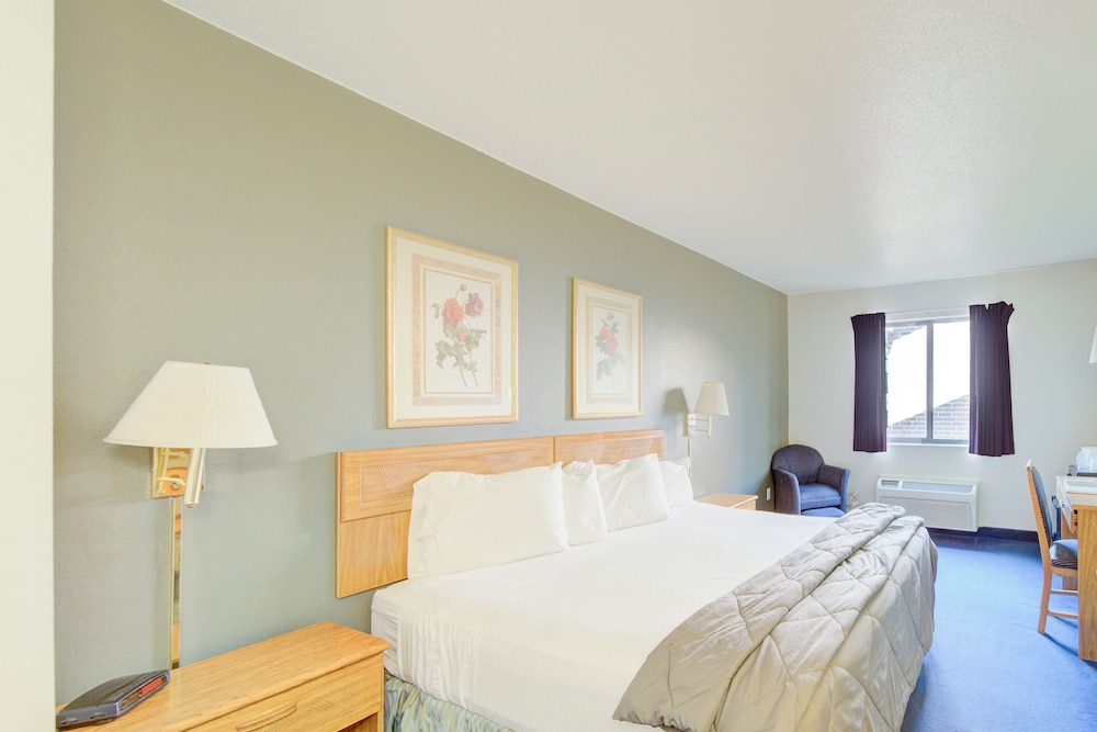 Capital O Amerihost Inn and Suites Fulton Hwy 54 MO - photo 14