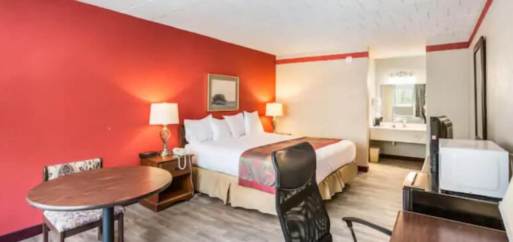Red Carpet Inn Hazleton - photo 10