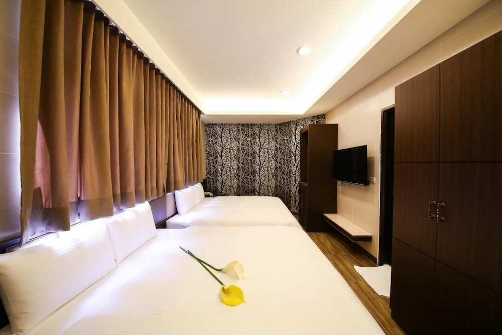 Maple Hotel Second Branch - carbon neutral hotel in Tainan