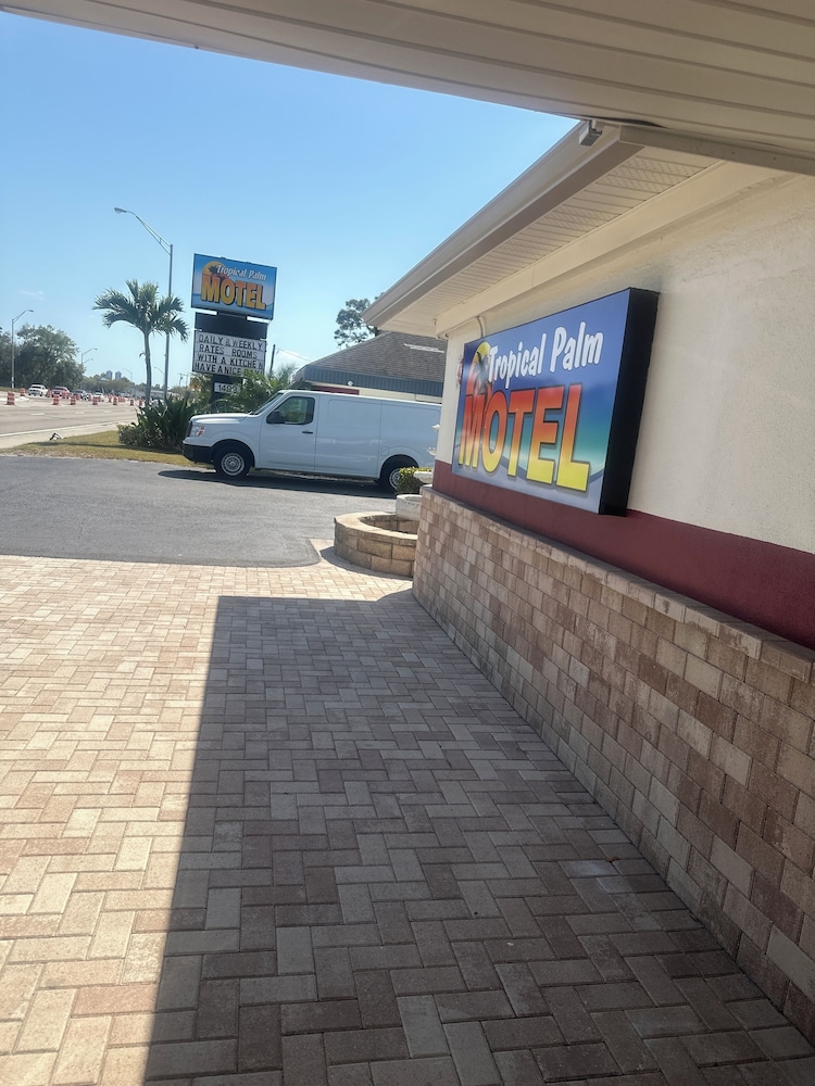 Tropical Palm Motel - photo 12