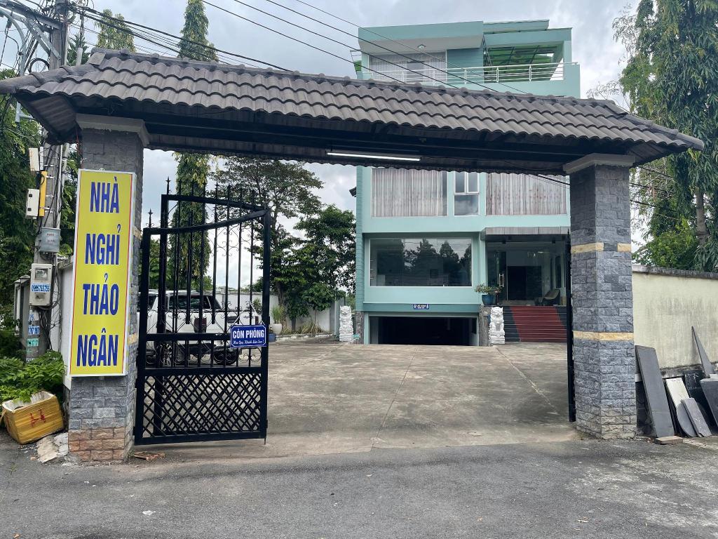 Nhà nghỉ thảo ngân — 5-Star Luxury Hotel in Binh My, Vietnam