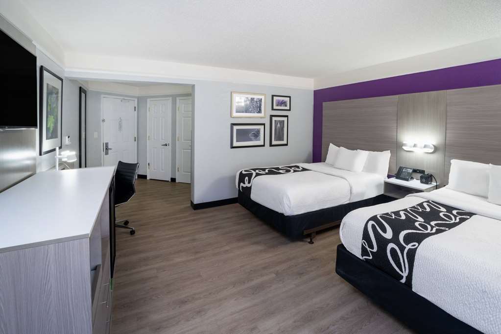 La Quinta Inn & Suites by Wyndham Birmingham Hoover - photo 37