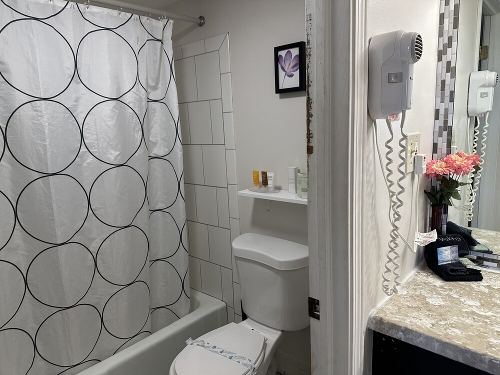 Geneva Wells Inn - photo 32