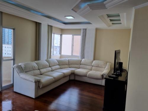 Apto Av Brasil Quadra Mar