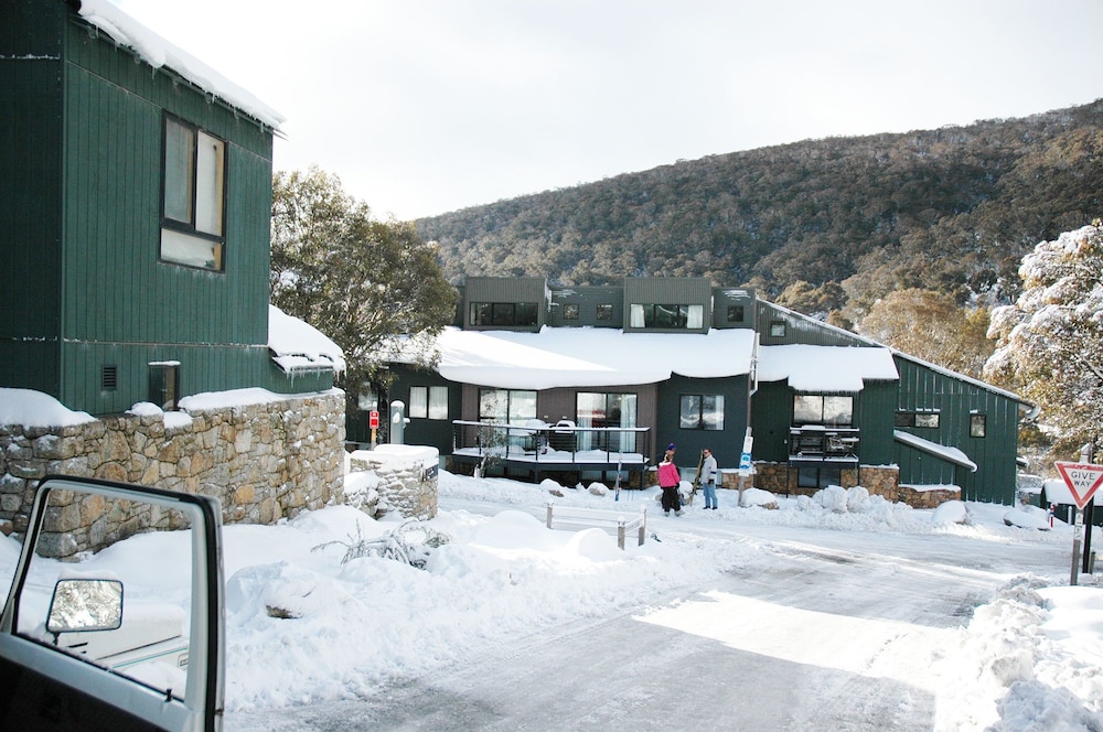 Cedar Creek 2 - carbon neutral hotel in Kosciuszko National Park