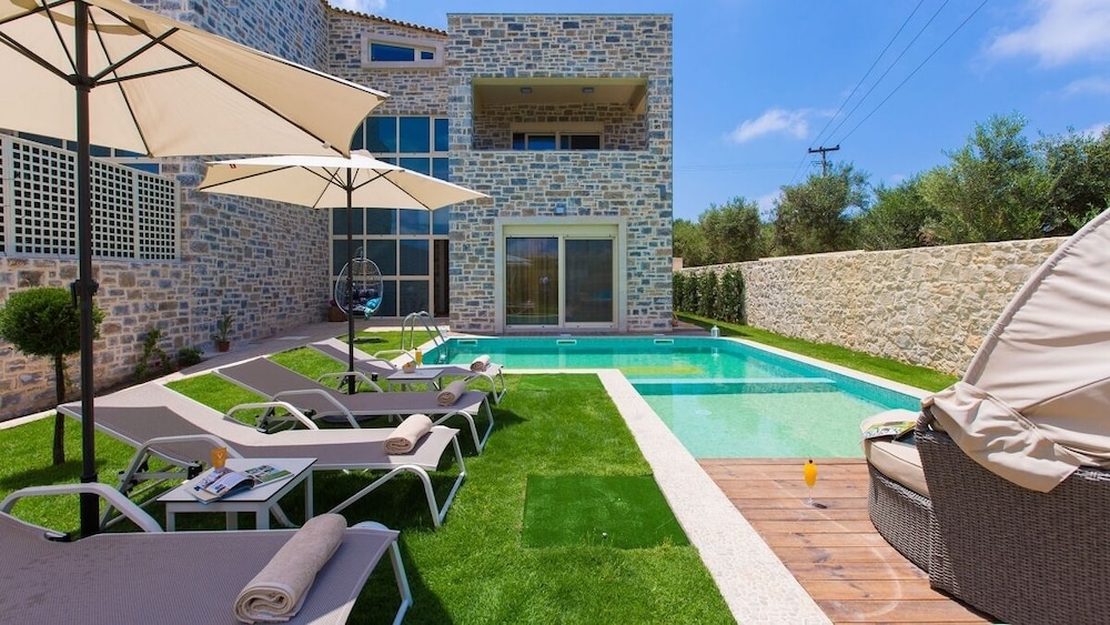 Blue Mare Villa Rethimno — 4-Star Luxury Hotel in Rethymno, Greece