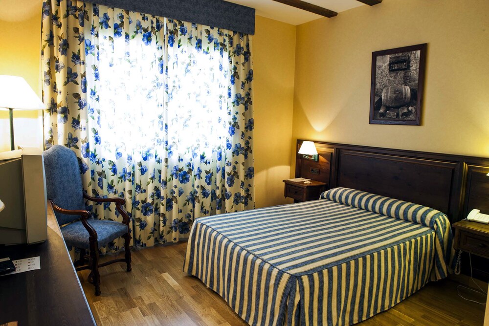 Hotel Spa Tudanca Aranda — 4-Star Luxury Hotel in Fuentespina, Spain