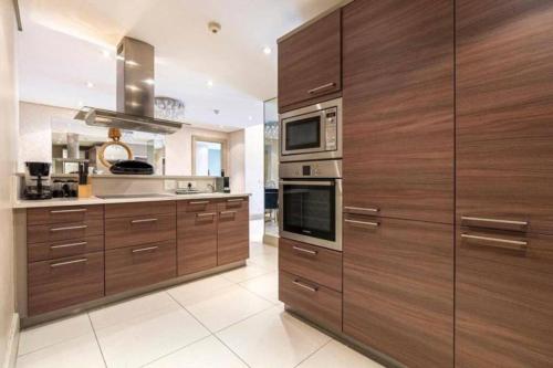 Luxury Villa in V&A Waterfront — 4-Star Luxury Hotel in Cape Town, South Africa