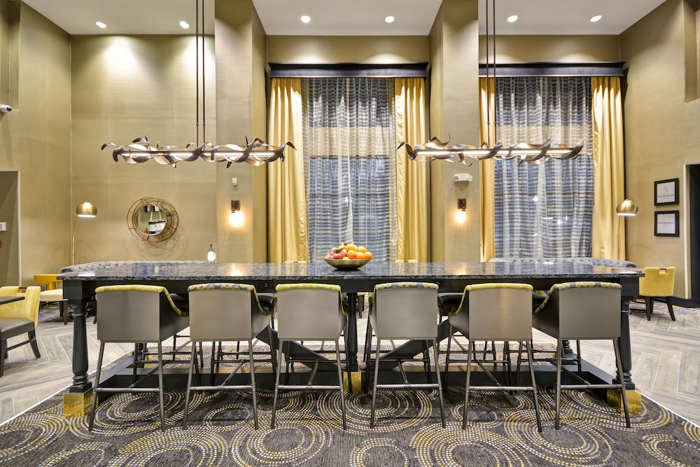 Hampton Inn & Suites Detroit Warren - photo 6