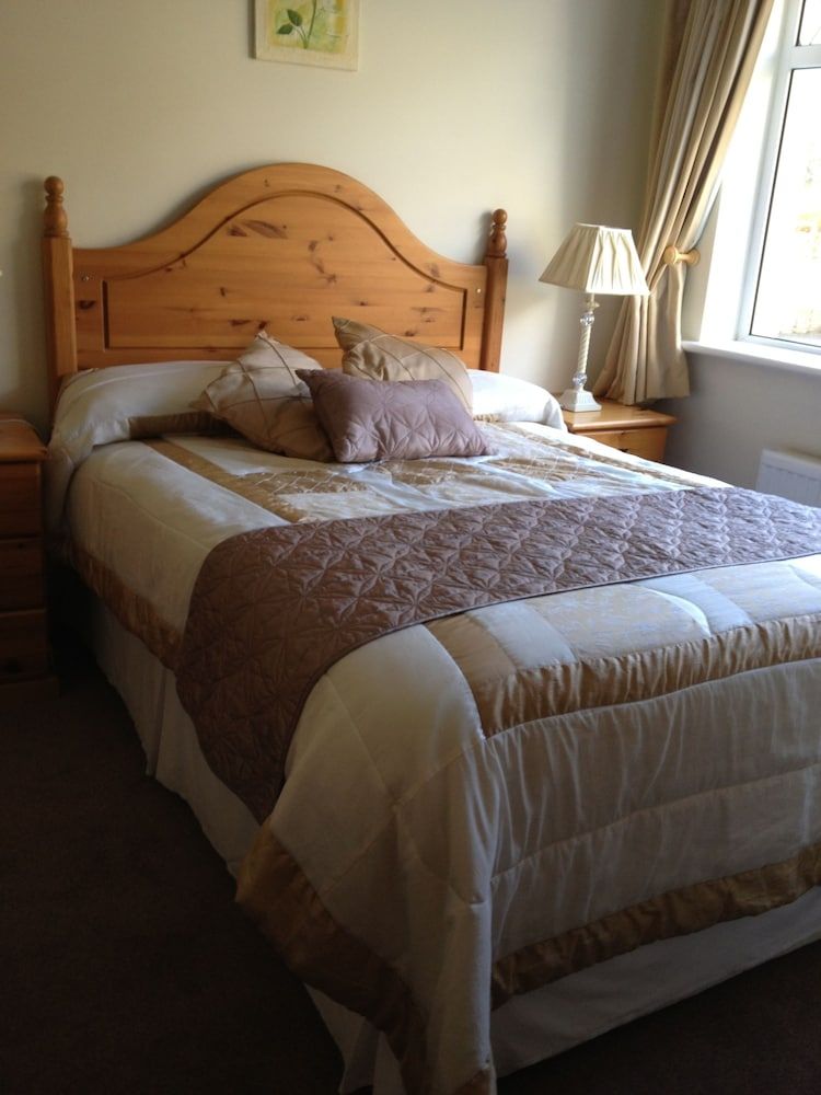 Cherrybrook Country Home — 4-Star Luxury Hotel in Arklow, Republic of Ireland