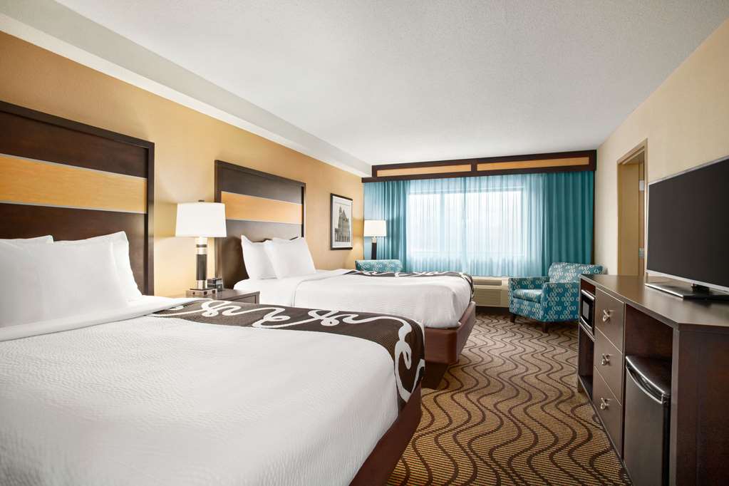 La Quinta Inn & Suites by Wyndham Richmond Midlothian - photo 25