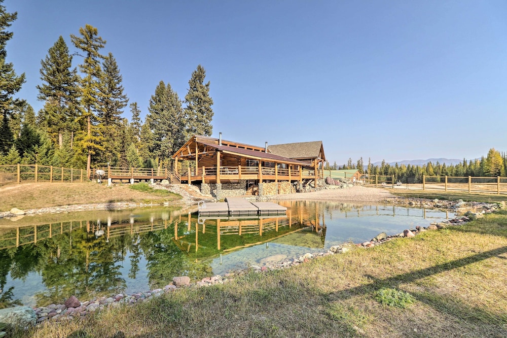 Stunning Montana Retreat Hot Tub On Site Hiking in Olney, United States