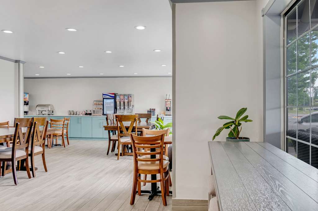 Country Inn & Suites by Radisson Grand Rapids Airport MI - photo 37