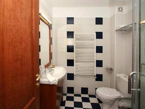 Hotel Reginetta II - last minute hotel in Bucharest