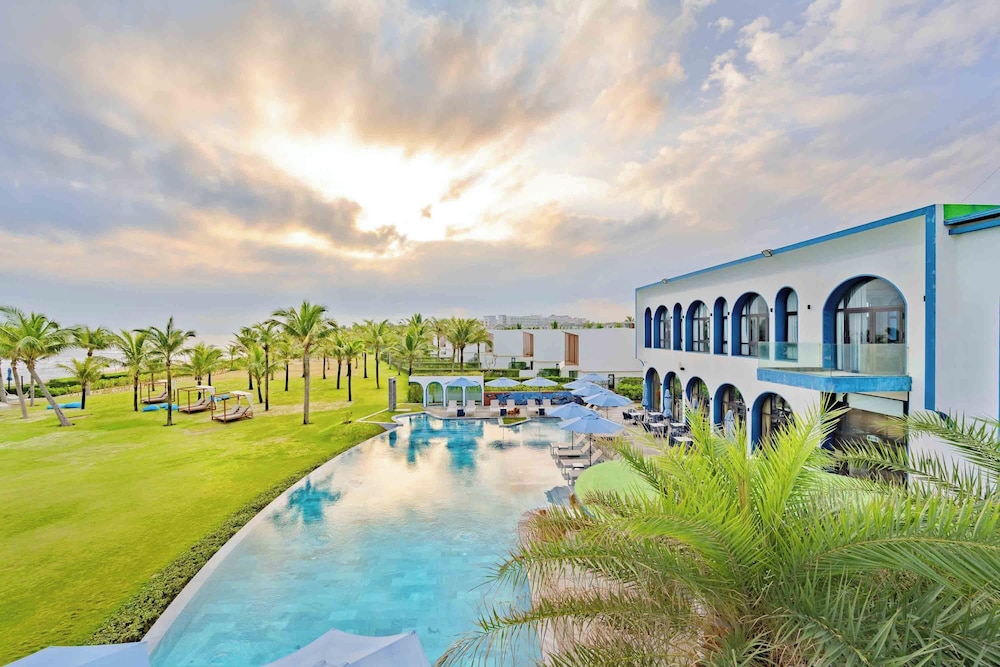 Aqua Vista Hoi An Beachfront Villas — 5-Star Luxury Hotel in Da Nang, Vietnam